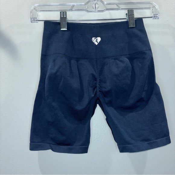 Women’s Best Navy Seamless Scrunch Gym Shorts | Size Small - Picture 5 of 7